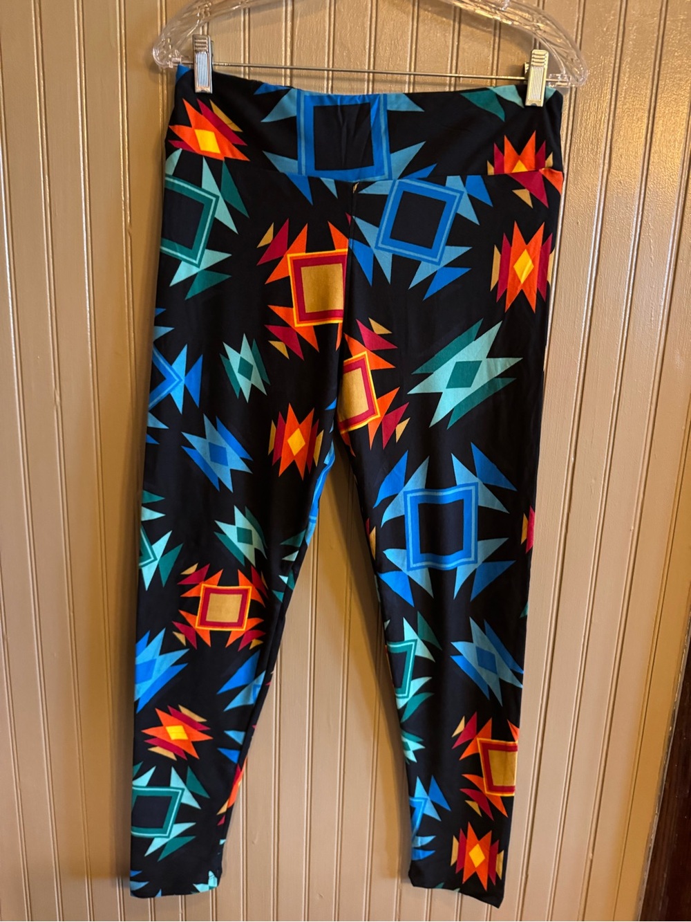 New LuLaRoe Black Leggings with Bright Geometric Print tall & curvy